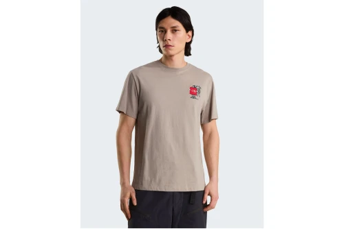 The North Face Gear Up Get Out Graphic T-Shirt Ανδρικό (NF0A8JB42MB1)