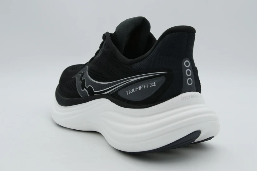 Saucony Triumph 24 Ανδρικά Αθλητικά Παπούτσια για Τρέξιμο Μαύρα, Λευκά