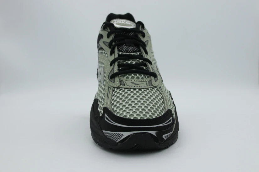 Saucony Originals Progrid Omni 9 Sneakers (S101660-1004)