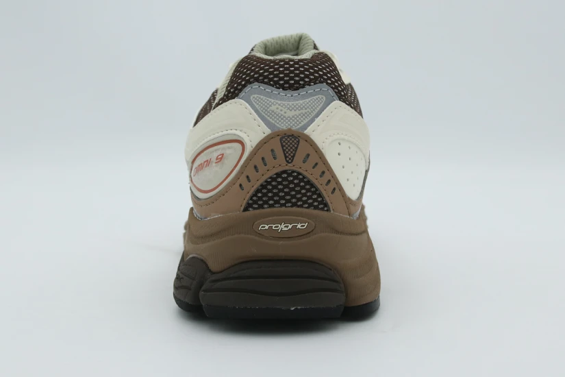 Saucony Originals Progrid Omni 9 Sneakers (S101660-1010)