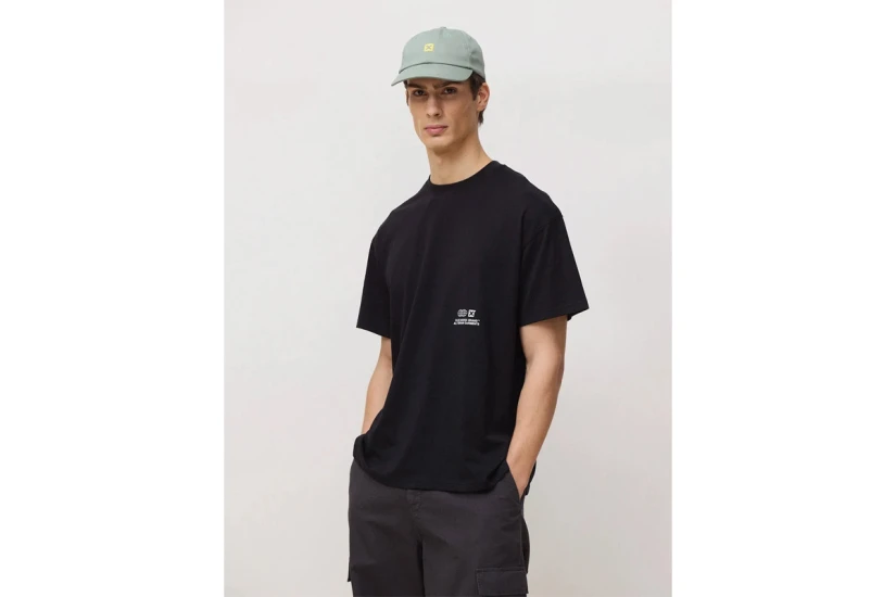 Blue Banana Black Universal Ανδρικό Κοντομάνικο T-Shirt Μαύρο, Λευκό
