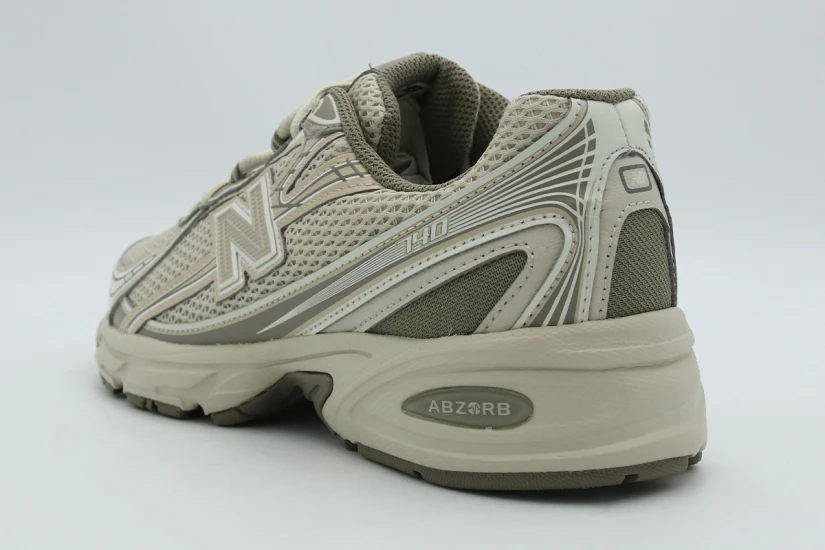 New Balance 740 Γυναικεία Sneakers Μπεζ, Πουρό