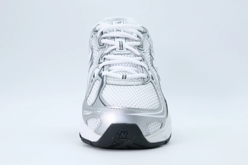 New Balance 740 Sneakers