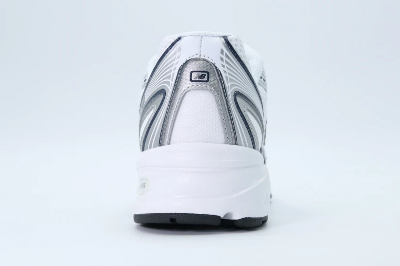 New Balance 740 Sneakers