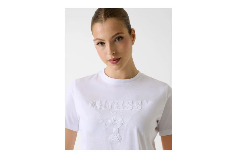 Guess Boxy Logo Γυναικείο Κοντομάνικο Cropped T-Shirt Λευκό
