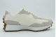 New Balance 327 Γυναικεία Sneakers Εκρού, Ασημί, Πουρό