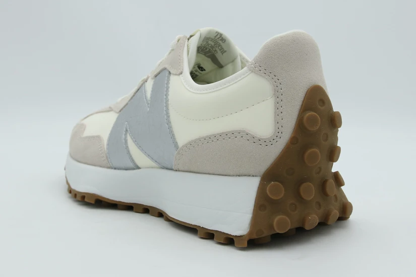 New Balance 327 Γυναικεία Sneakers Εκρού, Ασημί, Πουρό