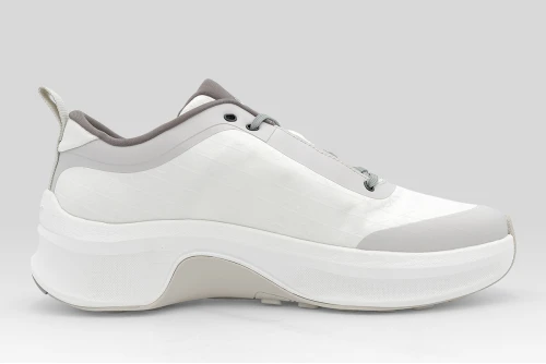 Calvin Klein Emblem Logo Chunky Runner Sneakers (YM0YM01456 02T)