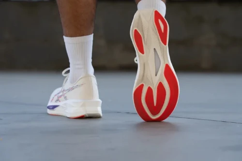 Η σόλα των ASICS Sonicblast είναι ιδανική για τρέξιμο στην άσφαλτο